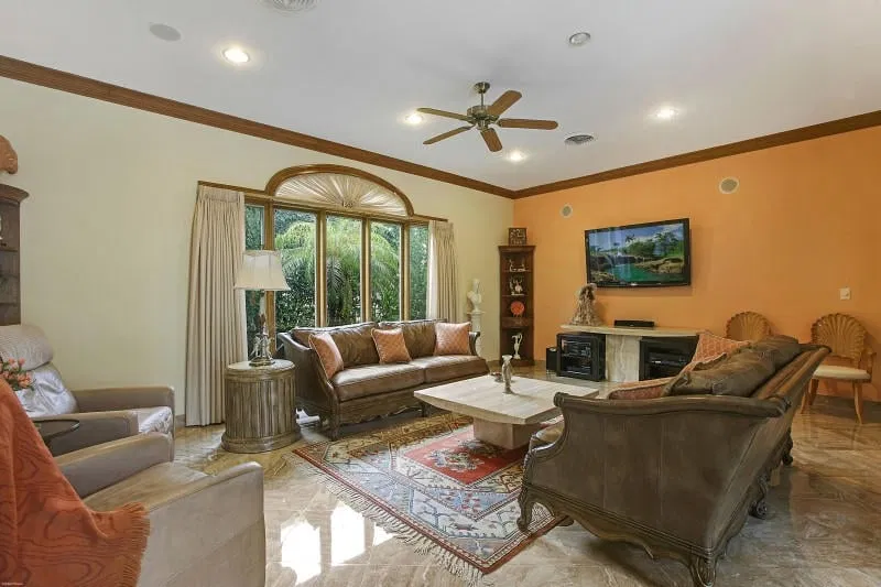 256 Miraflores Drive — photo 4
