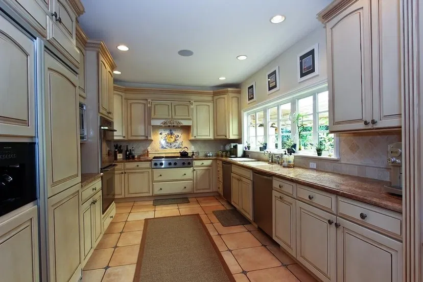 200 Barton Avenue — photo 4