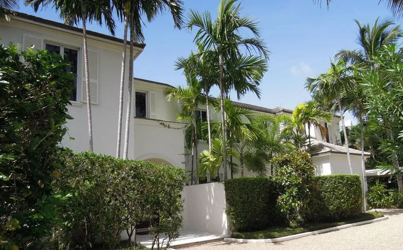 240 Bahama Lane — photo 2