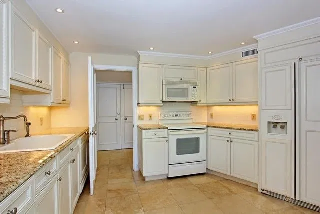 130 Sunrise Avenue #312 — photo 5