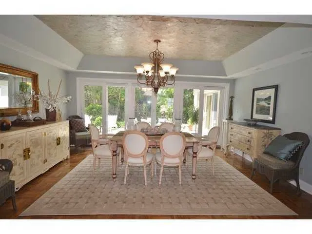 240 Pendleton Avenue — photo 4