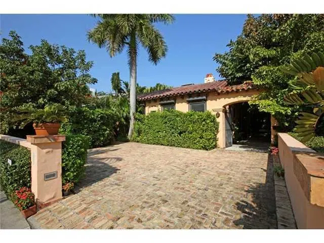 341 Brazilian Avenue — photo 2