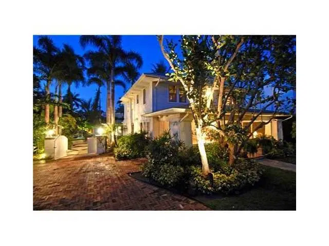 247 Seaspray Avenue — photo 3