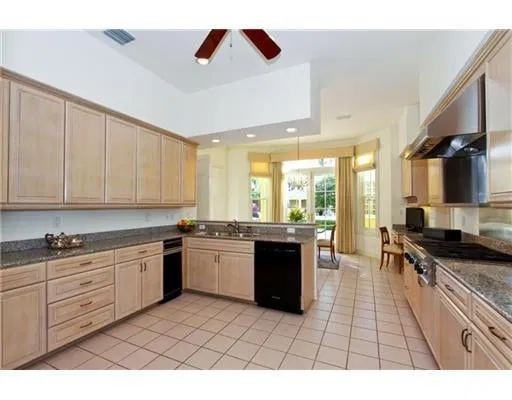 735 N Lake Way — photo 5