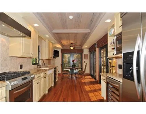 305 Hibiscus Avenue — photo 4