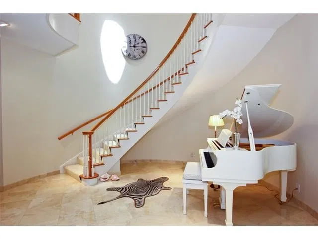 423 Brazilian Avenue #G — photo 2
