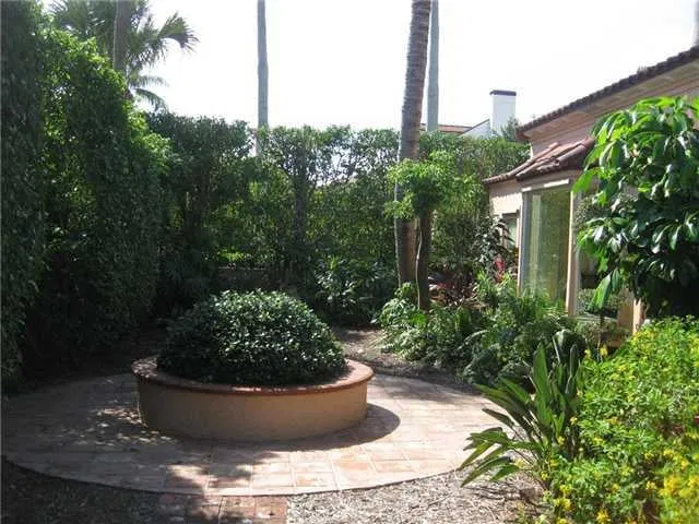 301 Brazilian Avenue — photo 2