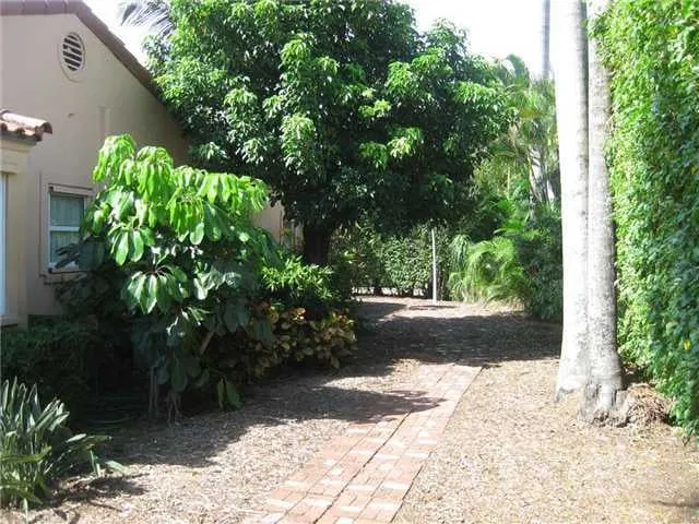 301 Brazilian Avenue — photo 4