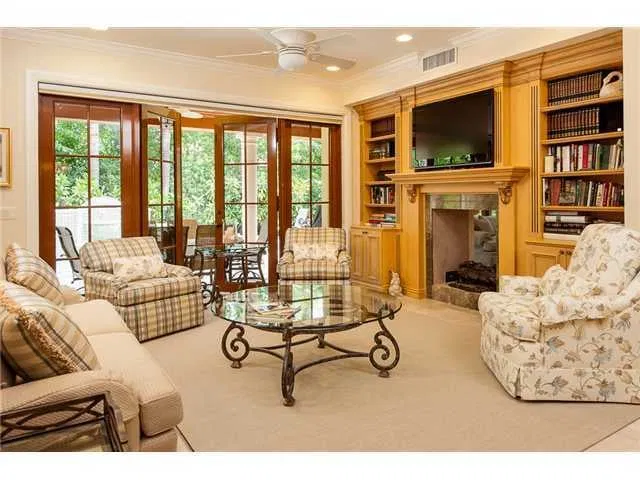 279 Colonial Lane — photo 4