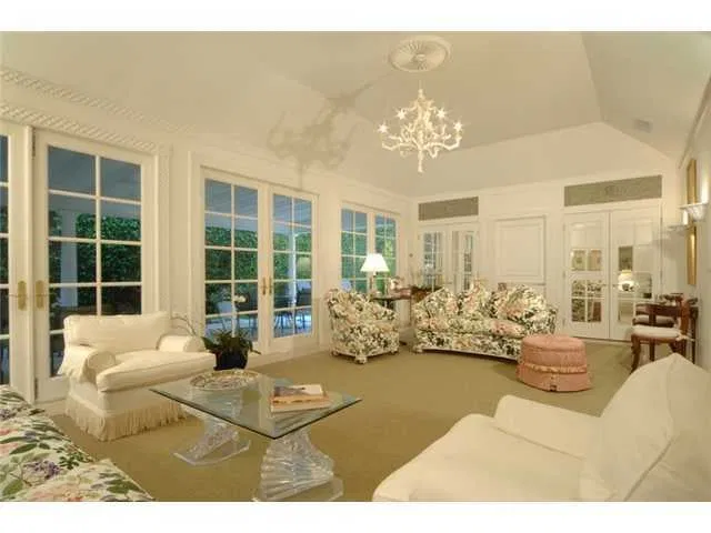 285 Colonial Lane — photo 3
