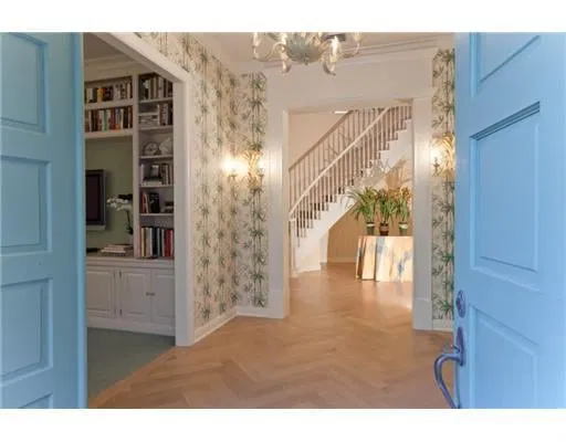429 Brazilian Avenue — photo 2
