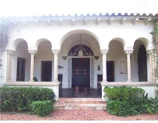 79 Middle Road — photo 3