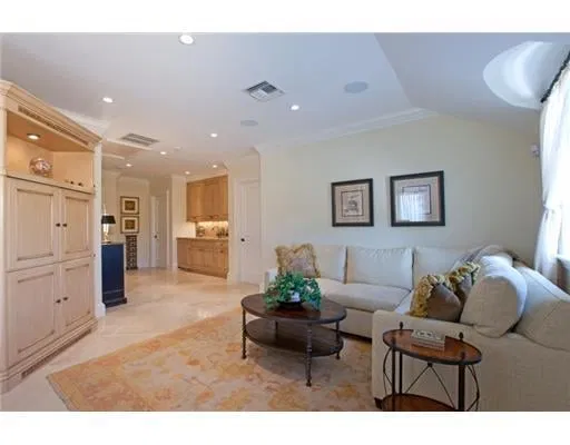 575 Island Drive — photo 4