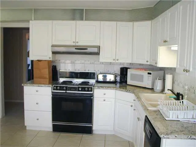 231 El Dorado Lane — photo 2