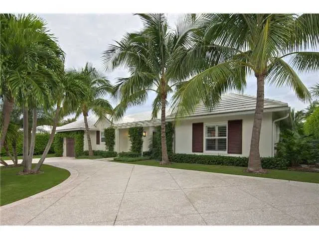 209 Bermuda Lane — photo 2