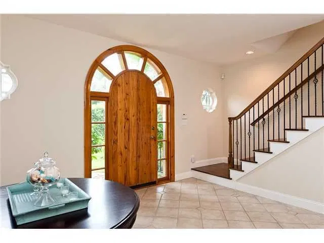 206 Seaspray Avenue — photo 2