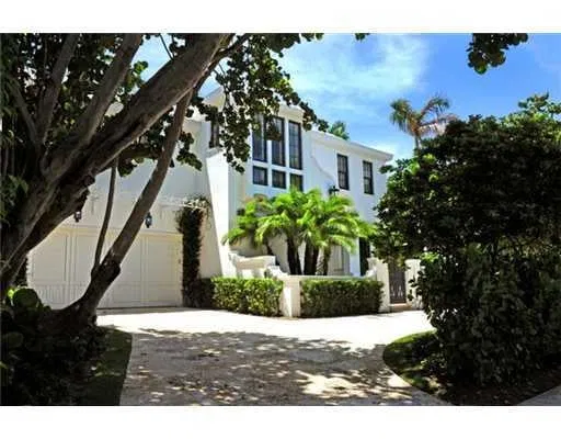 416 Brazilian Avenue — photo 2