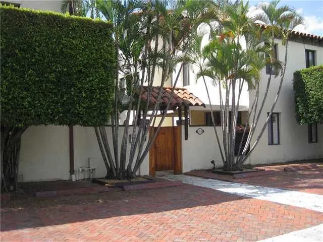 214 Chilean Avenue #A — photo 2
