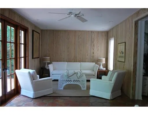 223 Queens Lane — photo 4
