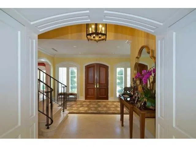 250 Clarke Avenue — photo 2