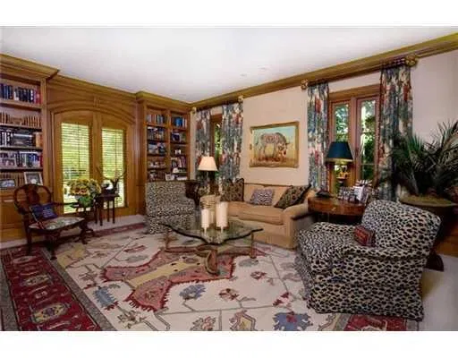 250 Clarke Avenue — photo 4