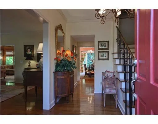 250 Emerald Lane — photo 2