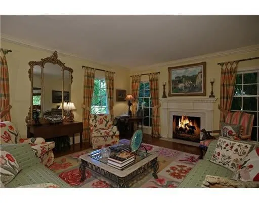 250 Emerald Lane — photo 3