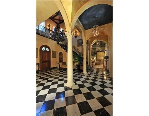 410 Chilean Avenue — photo 4
