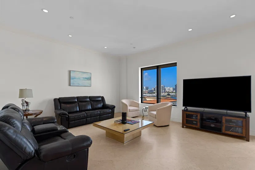 150 Bradley Place #904 — photo 3