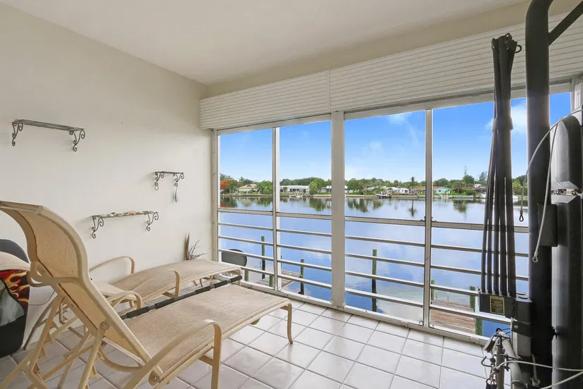 Sold Sep 2017 · 531 W Kalmia Drive 6, Lake Park
