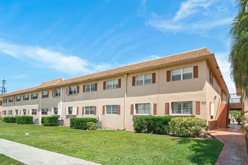 600 SW 2nd 2390 Avenue 2390, Boca Raton