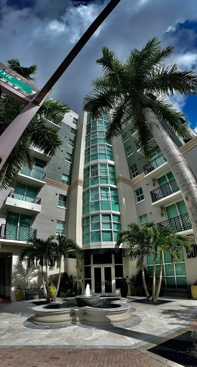 Sold Oct 2025 · 600 S Dixie Highway 652, West Palm Beach