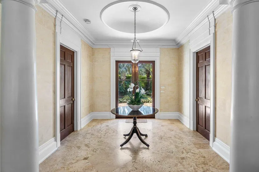 297 Tradewind Drive — photo 3