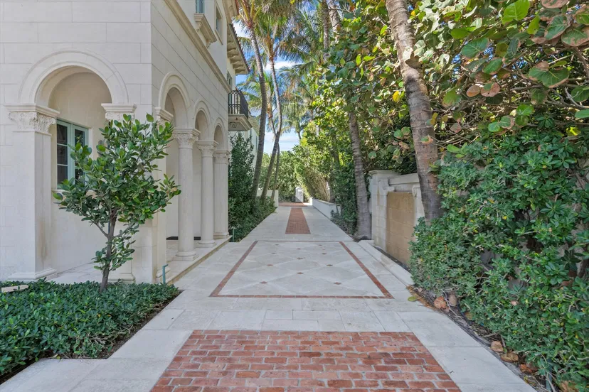 516 S Ocean Boulevard — photo 3