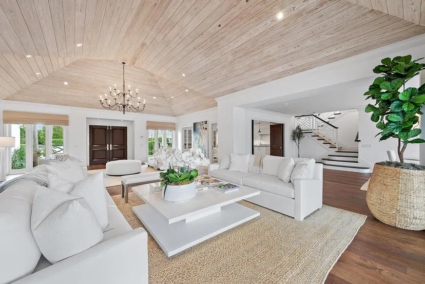 550 Island Drive — photo 3
