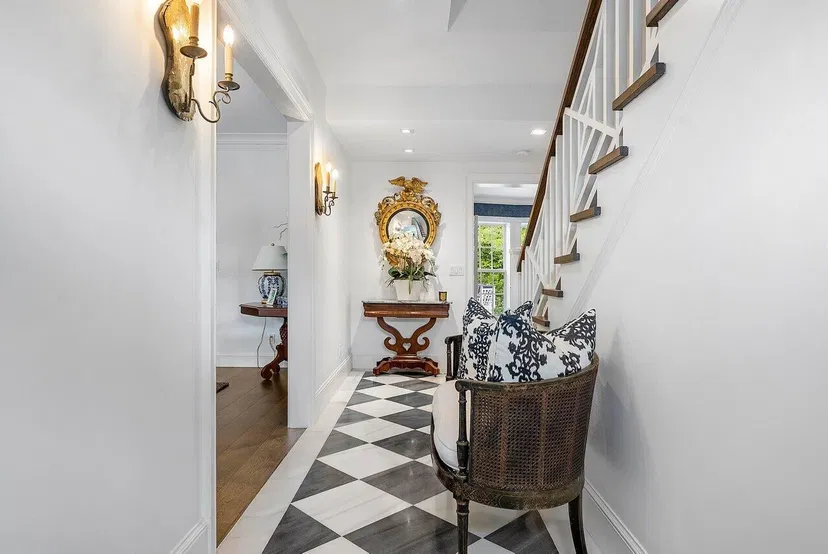 245 Barton Avenue — photo 4