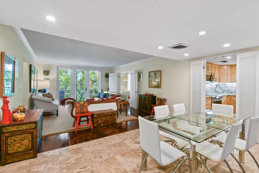 226 Brazilian Avenue #2 D — photo 4