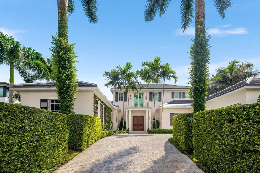 218 Miraflores Drive — photo 3