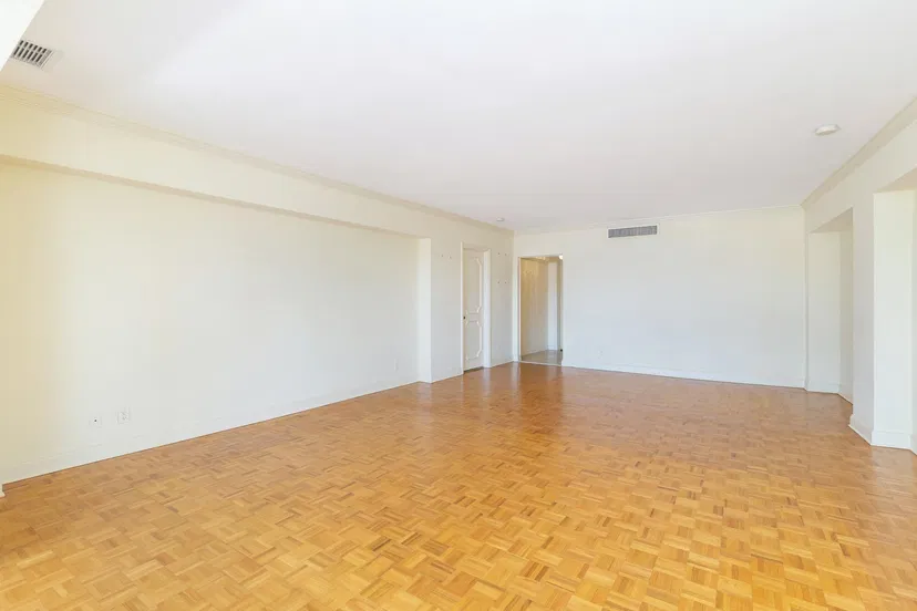 369 S Lake Drive #2d — photo 4