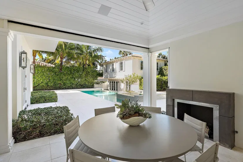 323 Seabreeze Avenue — photo 4