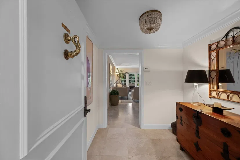 369 S Lake Drive #1c — photo 3