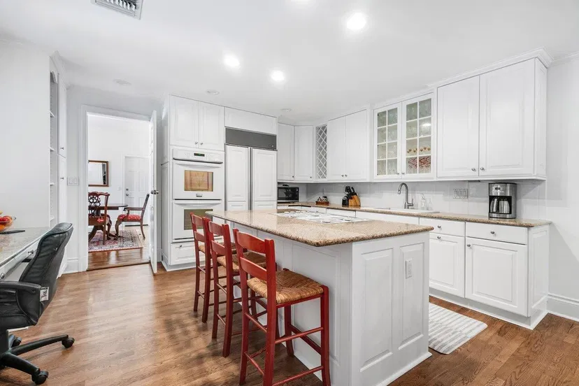240 Miraflores Drive — photo 3