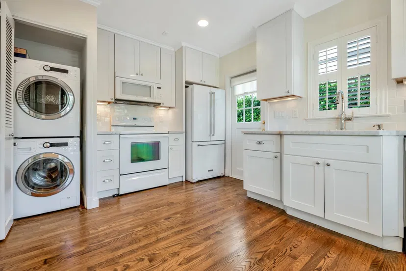 202 Seaspray Avenue — photo 4