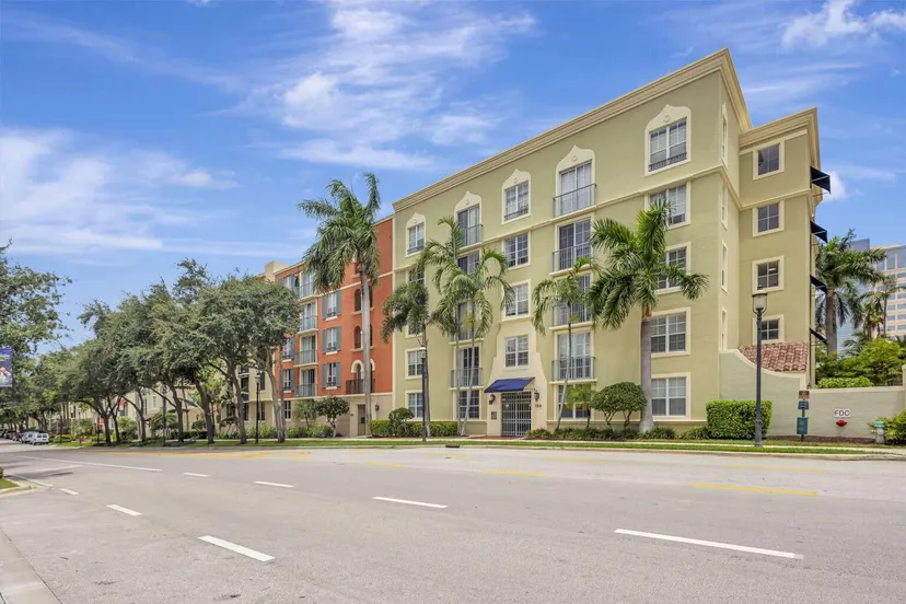 Sold Mar 2025 · 780 S Sapodilla Avenue 507, West Palm Beach