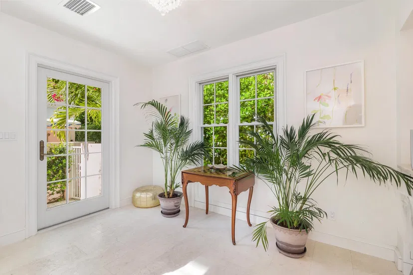 173 Peruvian Avenue #3 — photo 3