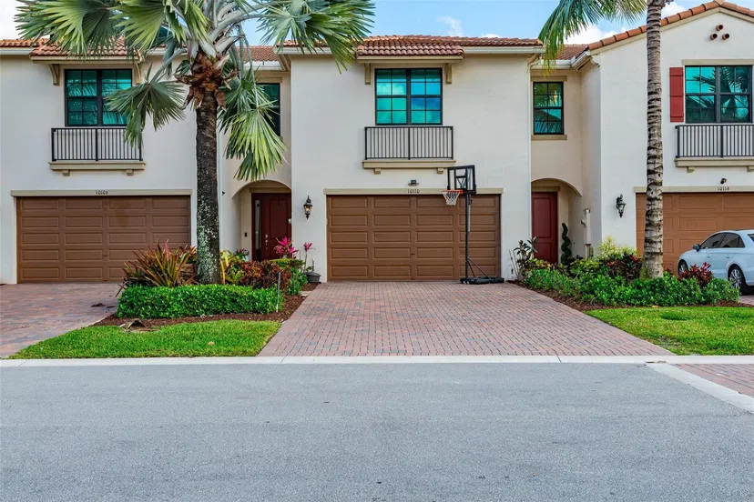 Sold Apr 2025 · 10110 Akenside Drive 10110, Boca Raton