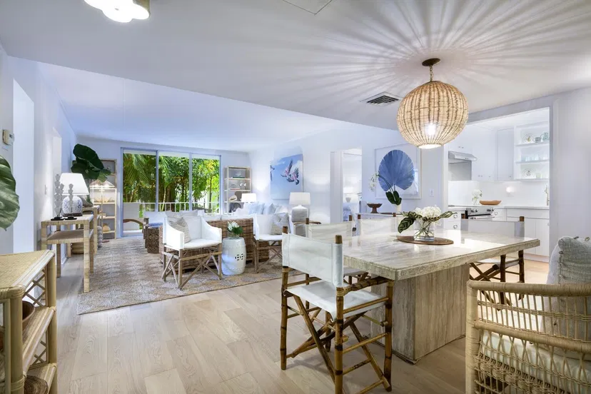226 Brazilian Avenue #2b — photo 2