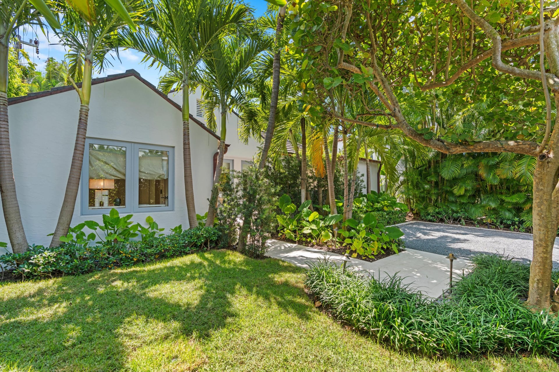 365 Hibiscus Avenue — photo 3