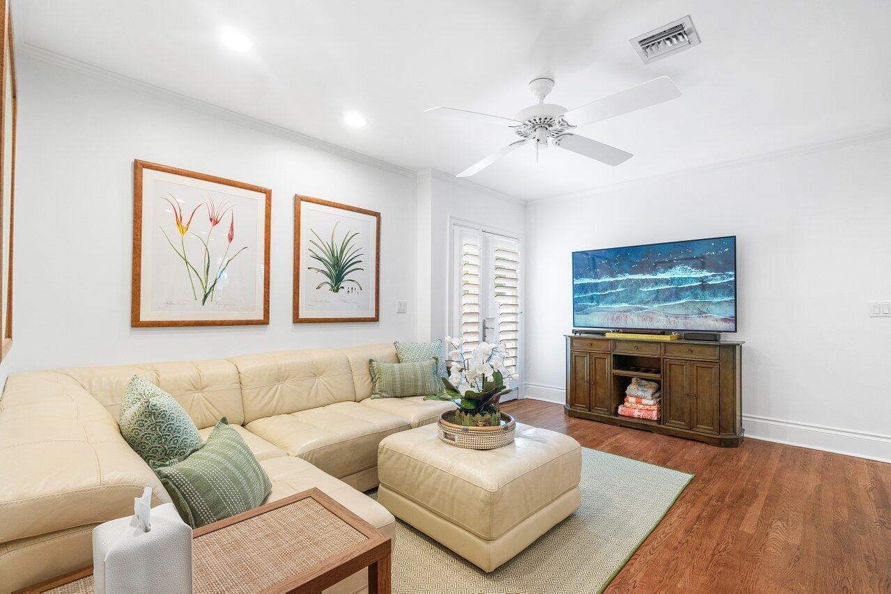240 Miraflores Drive — photo 4