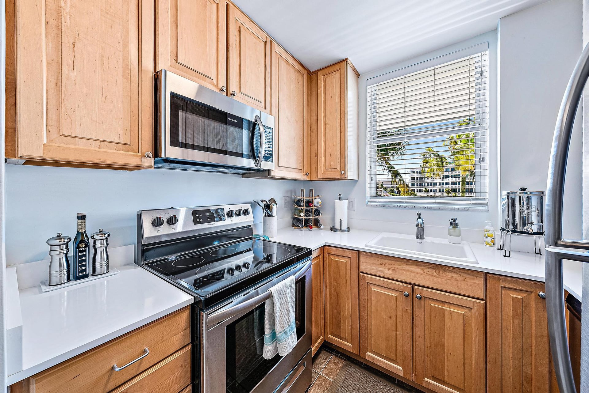 139 Sunrise Avenue #306 — photo 4